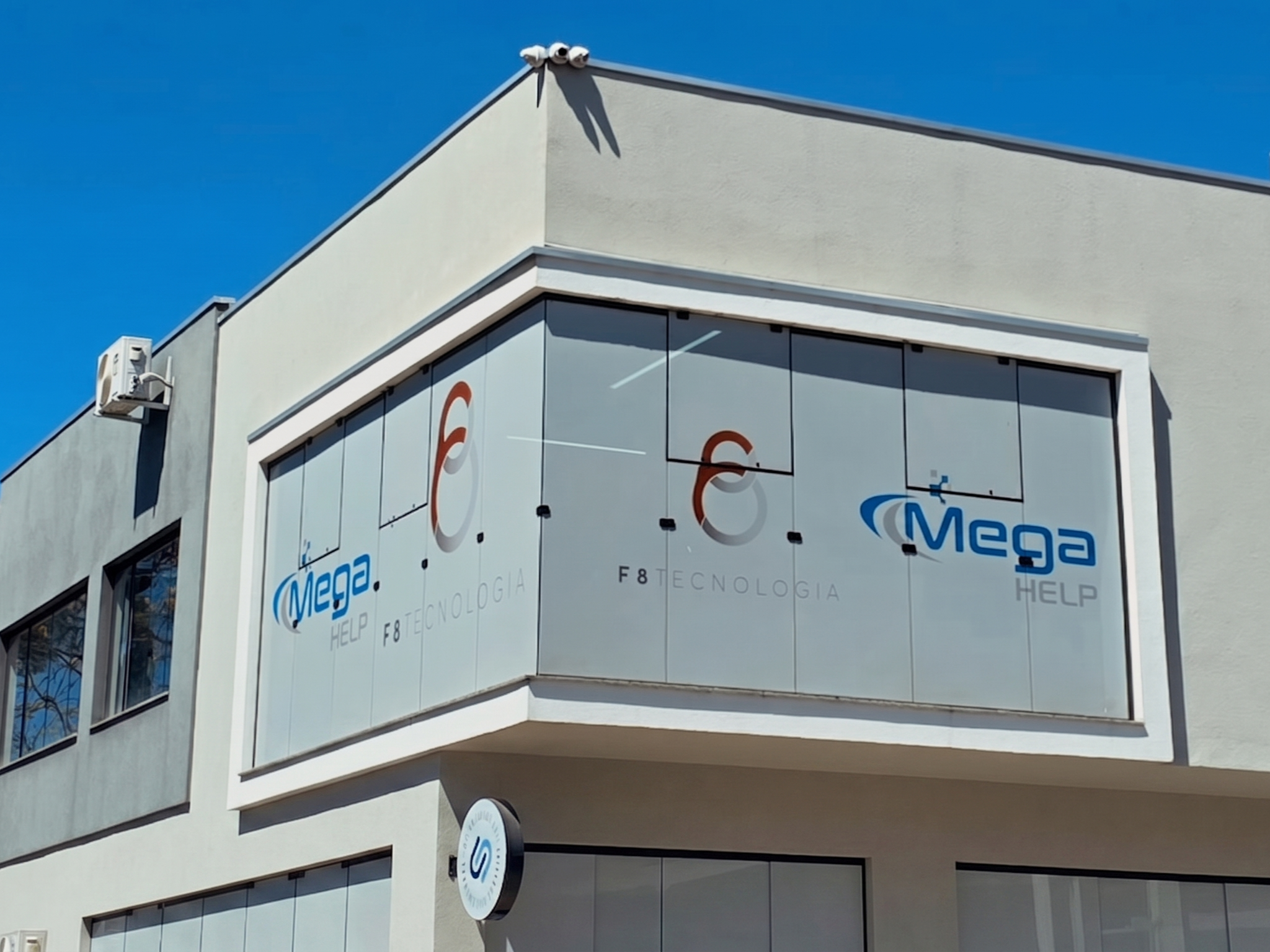 Fachada da Mega Help em Caxias do Sul — empresa de TI e suporte técnico
